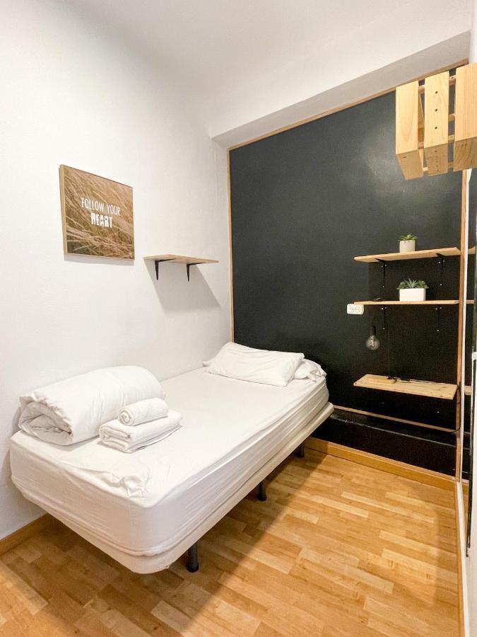 Az The Bridge Hostel - Coliving Saragozza Esterno foto