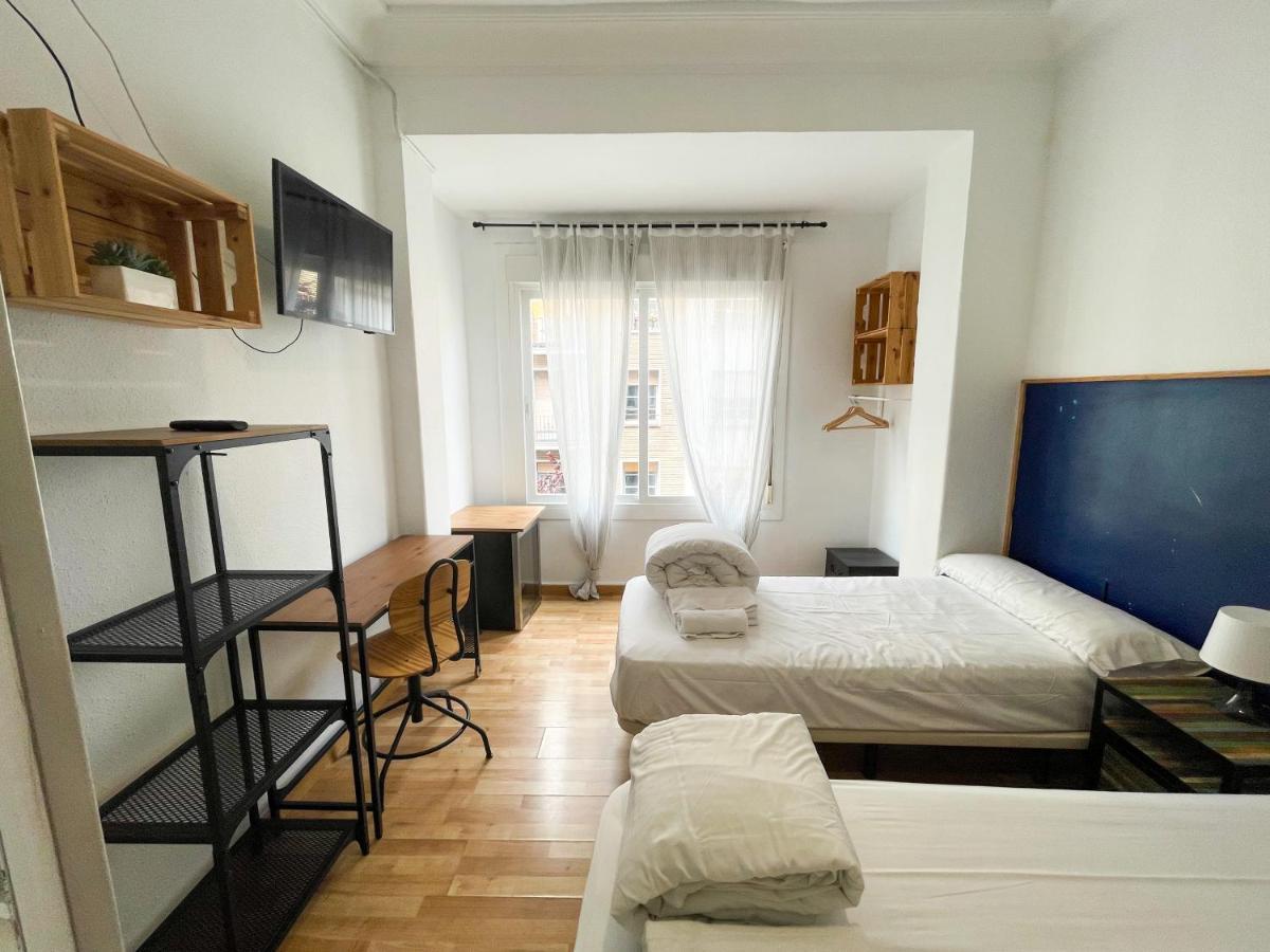 Az The Bridge Hostel - Coliving Saragozza Esterno foto